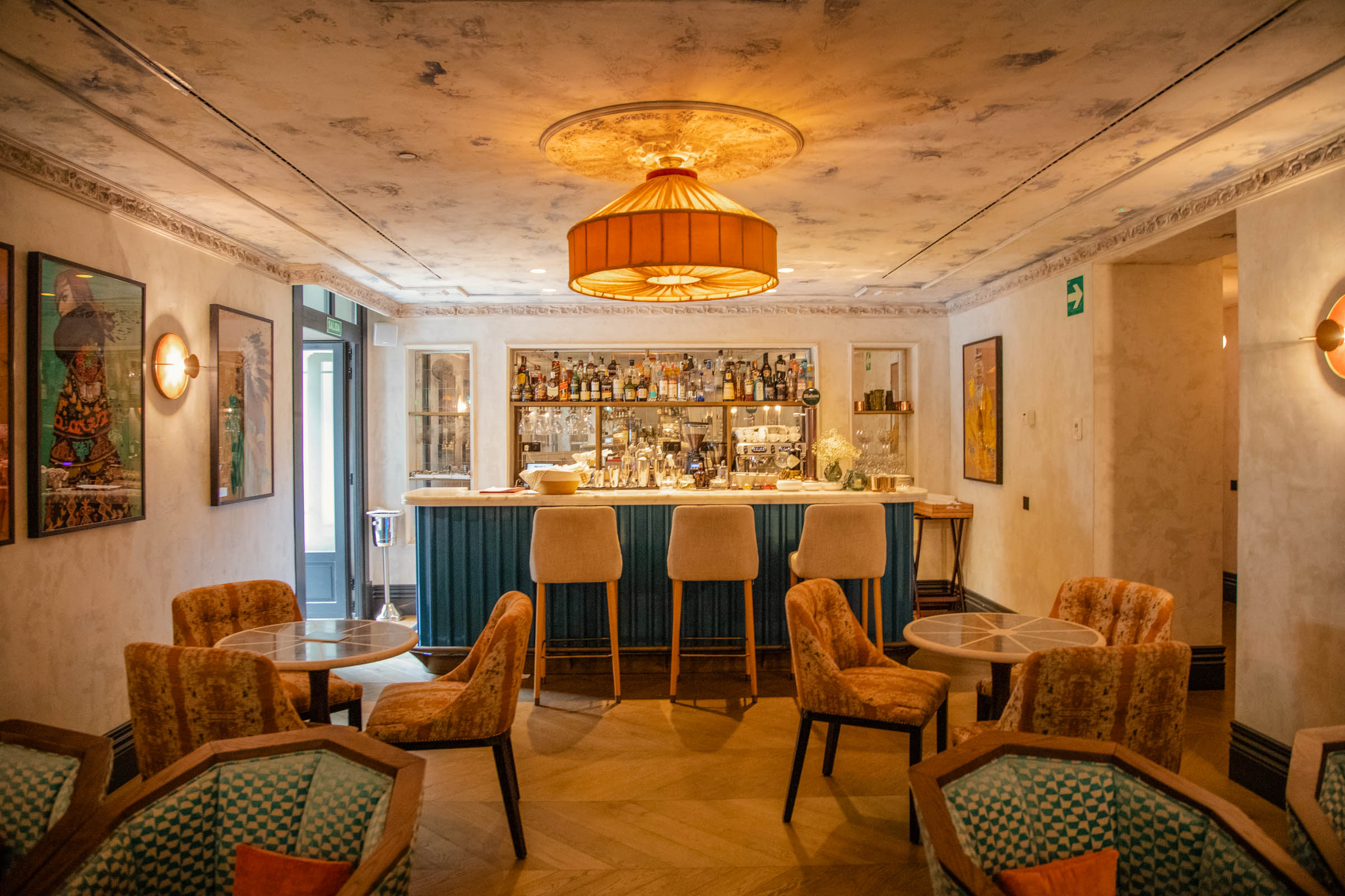 Interior view of the bar at the CoolRooms Palacio de Atocha Hotel. (Madrid, Spain)
